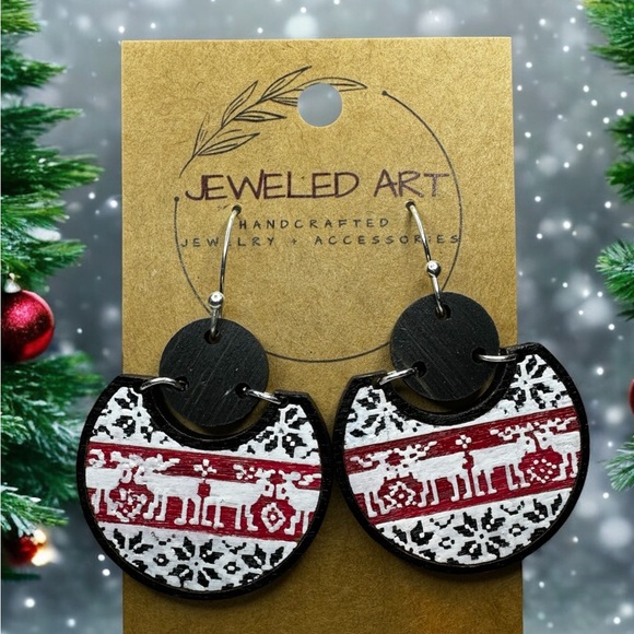 JEWELED ART Scandinavian Reindeer Snowflake Wood Earrings White Black Red - Picture 1 of 3